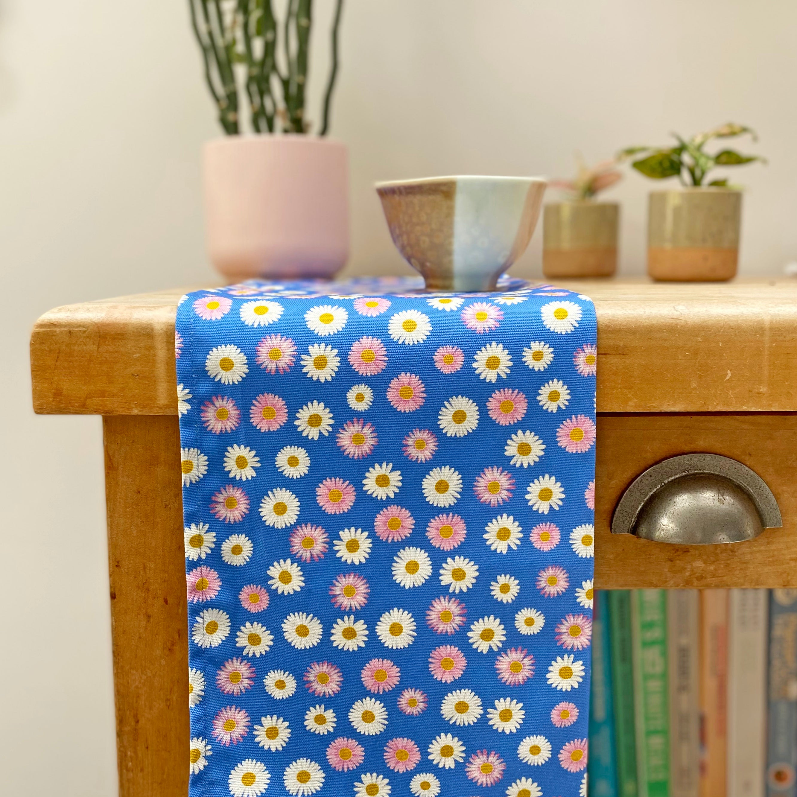daisy print cotton tea towel